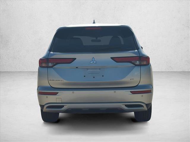Used 2024 Mitsubishi Outlander SE image 6