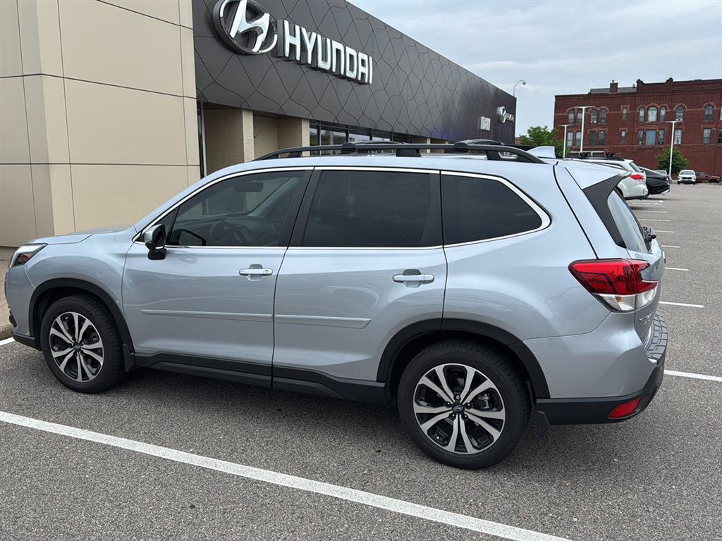 Used 2022 Subaru Forester Limited w/ Popular Package #3 AWD/4WD image 9