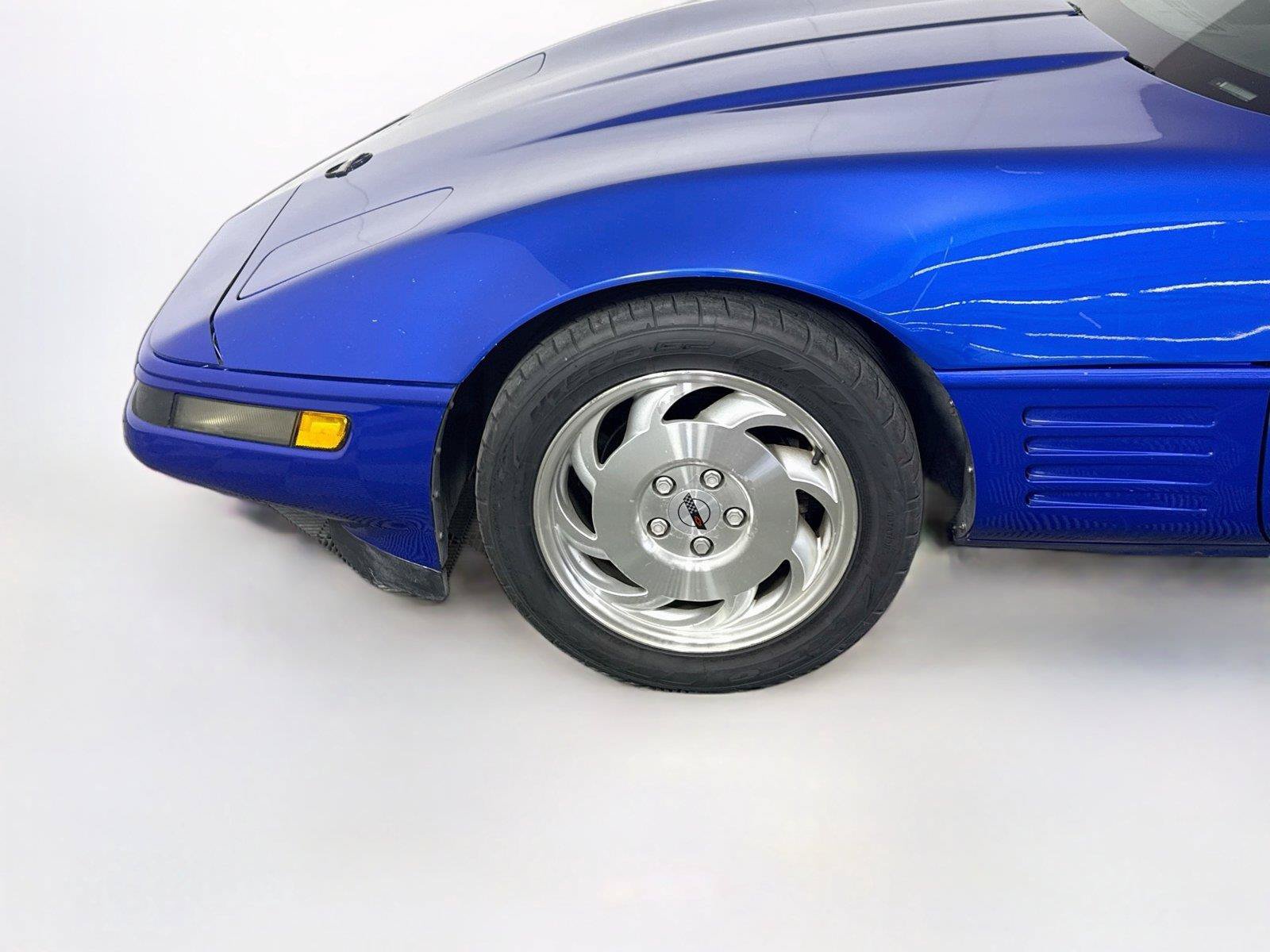 Used 1994 Chevrolet Corvette Coupe RWD image 18