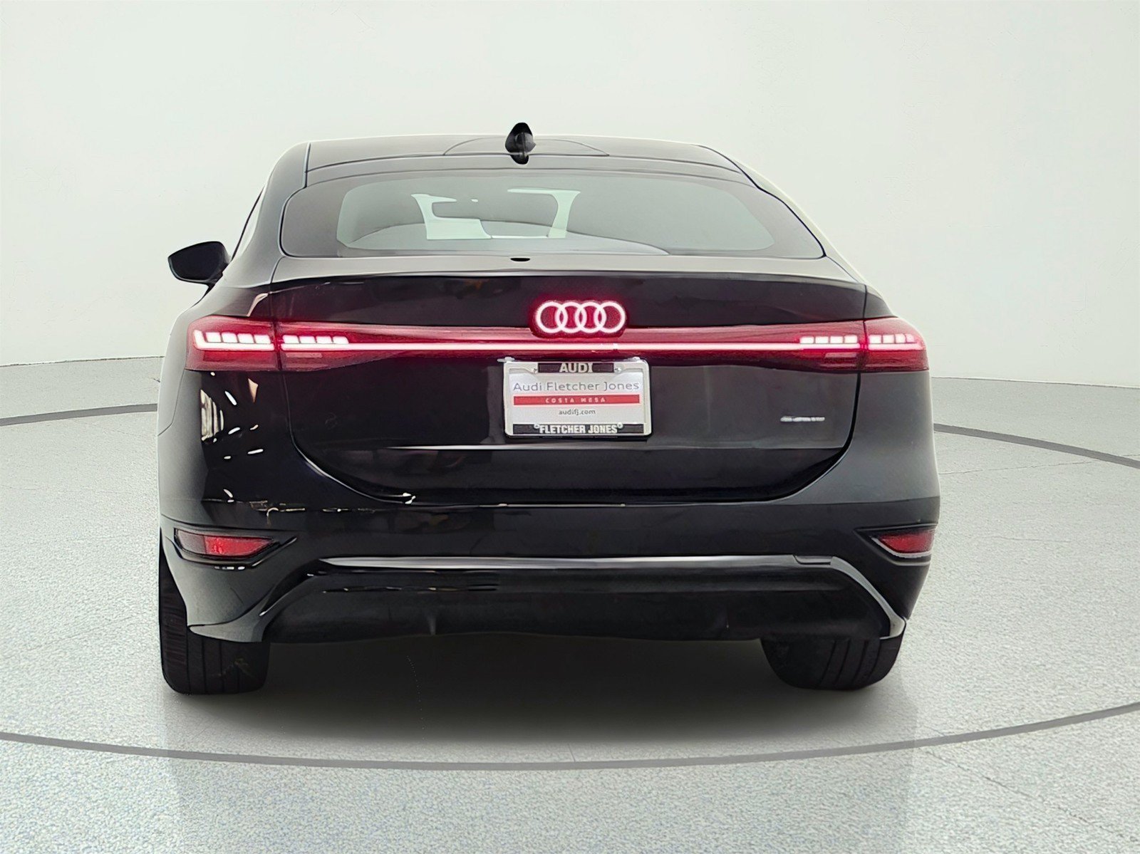 Used 2025 Audi A6 e-tron Premium Plus w/ Premium Plus AWD/4WD image 6