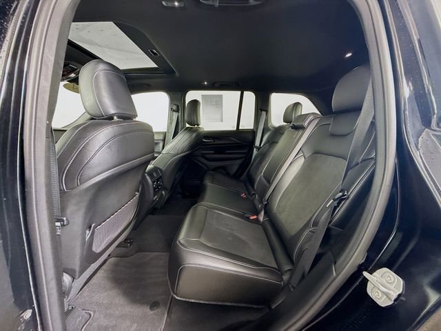 Used 2024 Jeep Grand Cherokee Altitude image 24