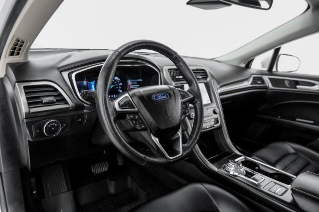 Used 2020 Ford Fusion SEL FWD image 13
