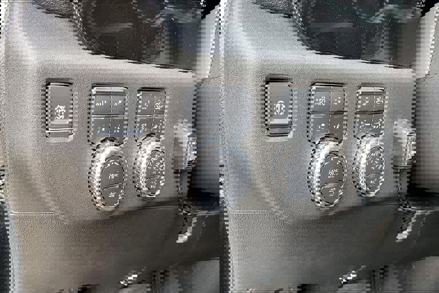 Used 2025 GMC Sierra 2500 SLT w/ Texas SLT Premium Package image 14