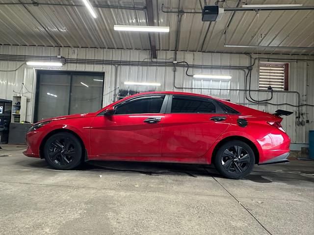 Used 2022 Hyundai Elantra SEL image 2