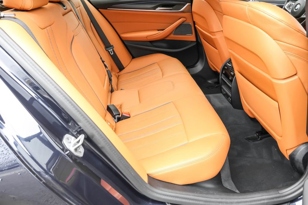 Used 2023 BMW M550i xDrive w/ Executive Package AWD/4WD image 39