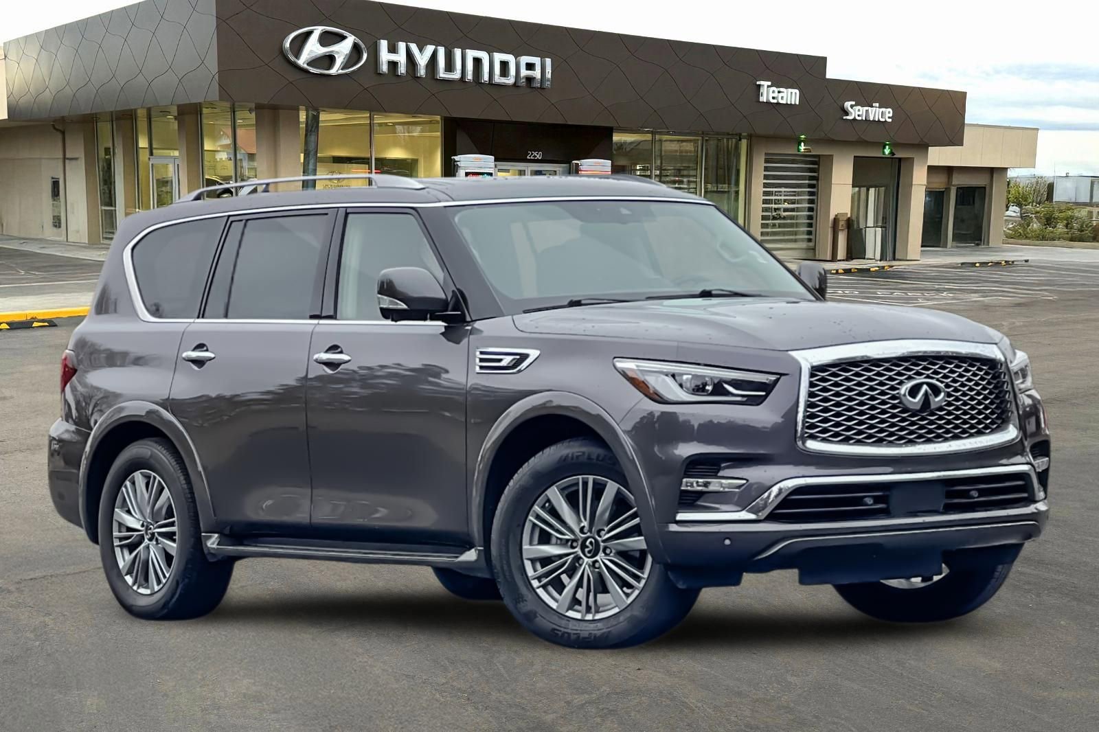 Used 2024 INFINITI QX80 Luxe video 2
