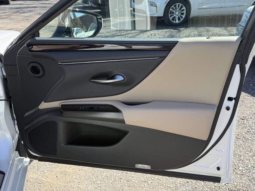 Used 2019 Lexus ES 350 w/ Premium Package image 7