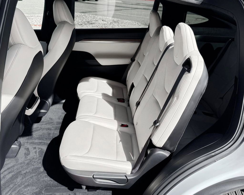 Used 2022 Tesla Model X Base image 26