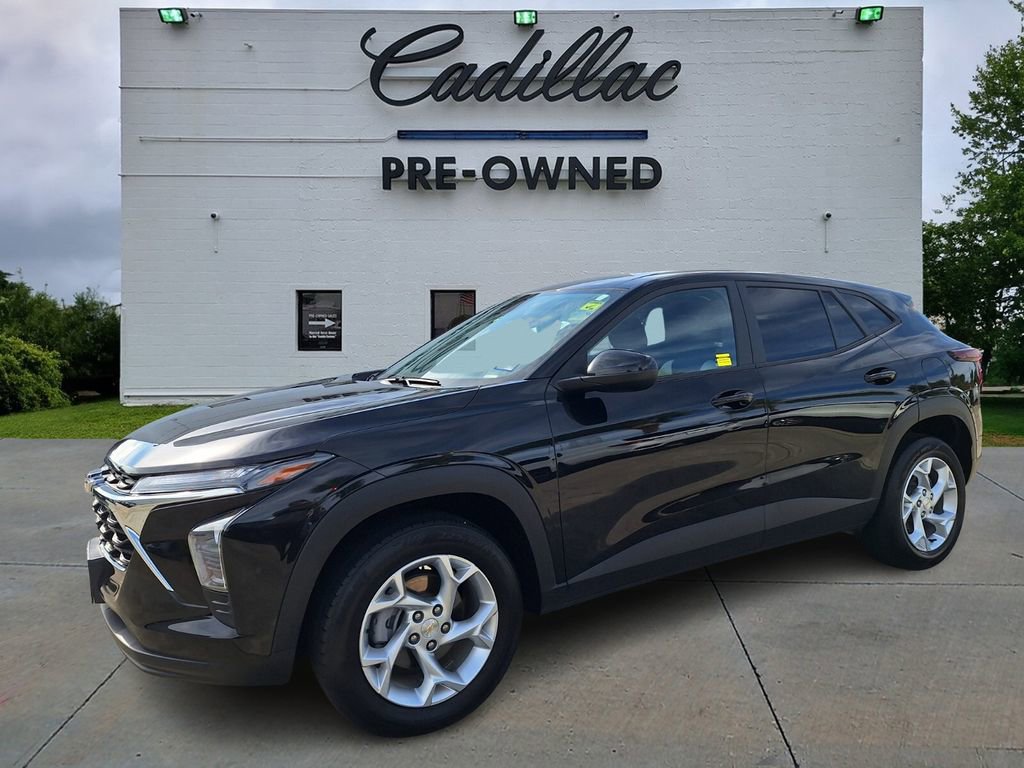 Used 2024 Chevrolet Trax LS w/ LS Convenience Package image 7