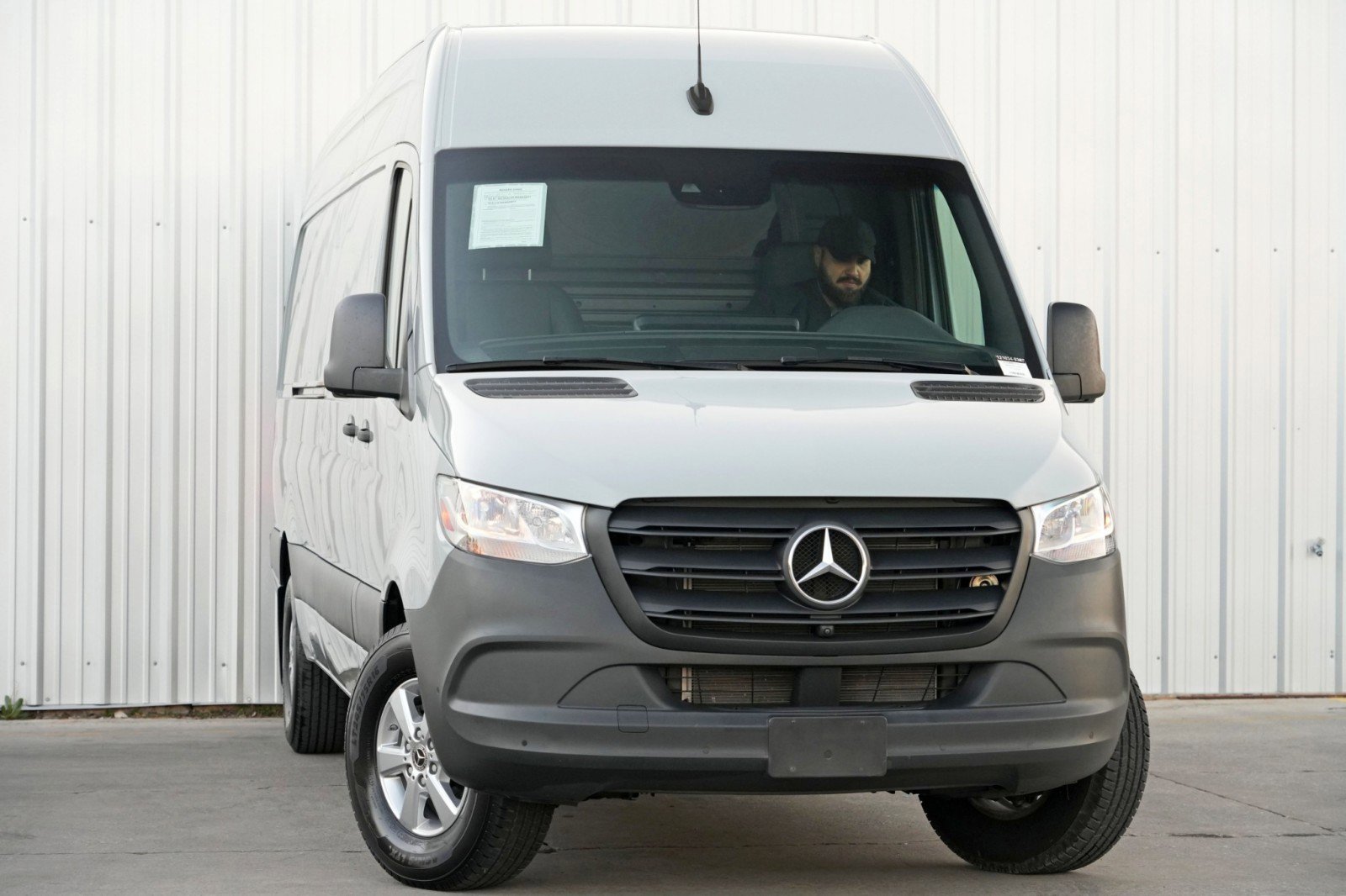 Used 2023 Mercedes-Benz Sprinter 2500 w/ Acoustic Package image 4