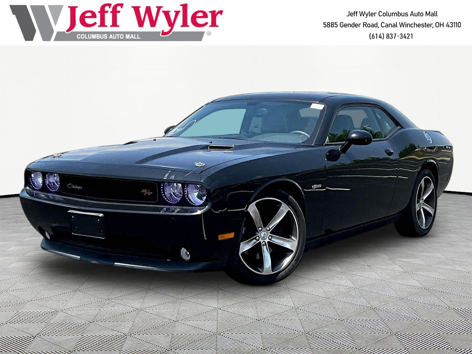 Used 2014 Dodge Challenger R/T RWD image 1