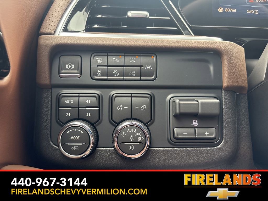 New 2026 Chevrolet Suburban High Country image 17