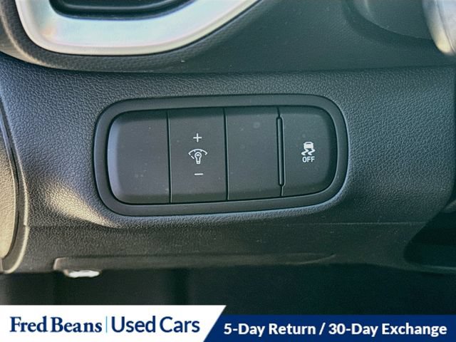 Used 2024 Hyundai Venue SEL FWD image 14