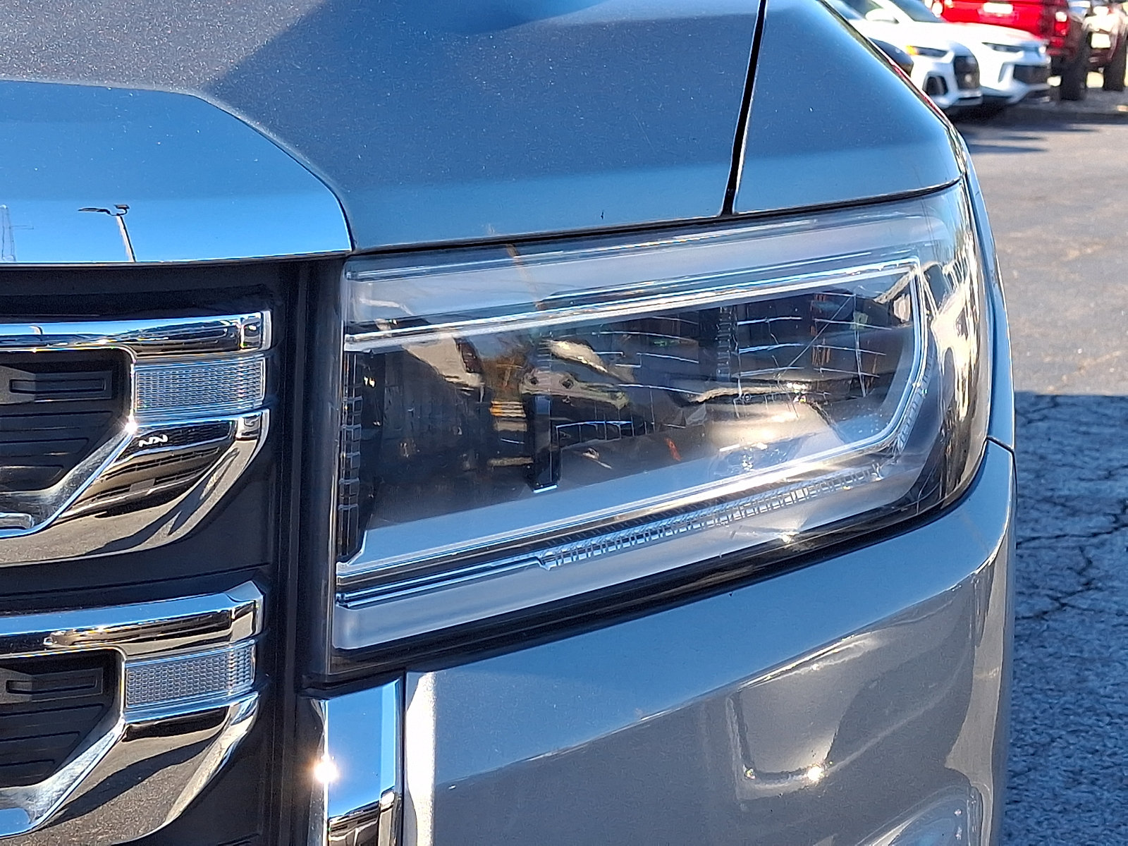 Used 2023 GMC Acadia SLE w/ Driver Convenience Package AWD/4WD image 9