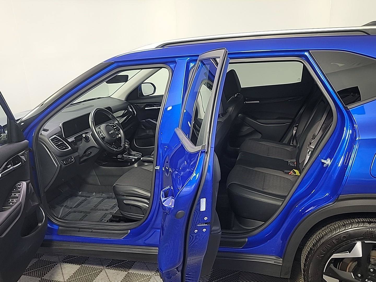 Used 2026 Kia Seltos S AWD/4WD image 16