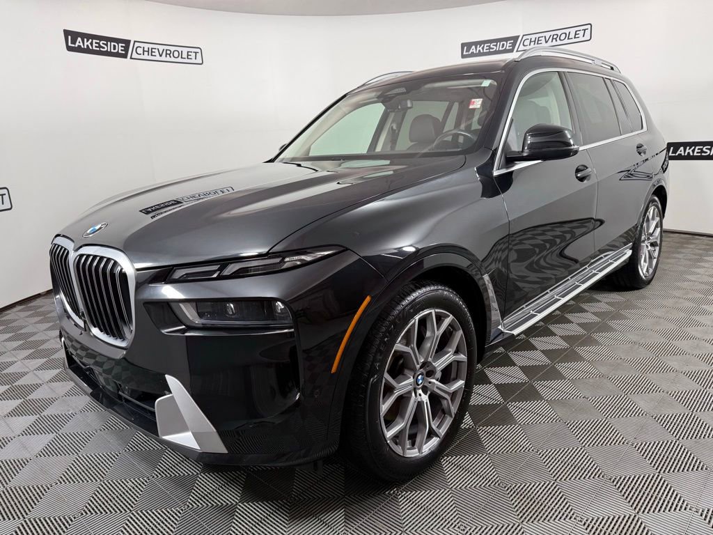 Used 2025 BMW X7 xDrive40i AWD/4WD image 2