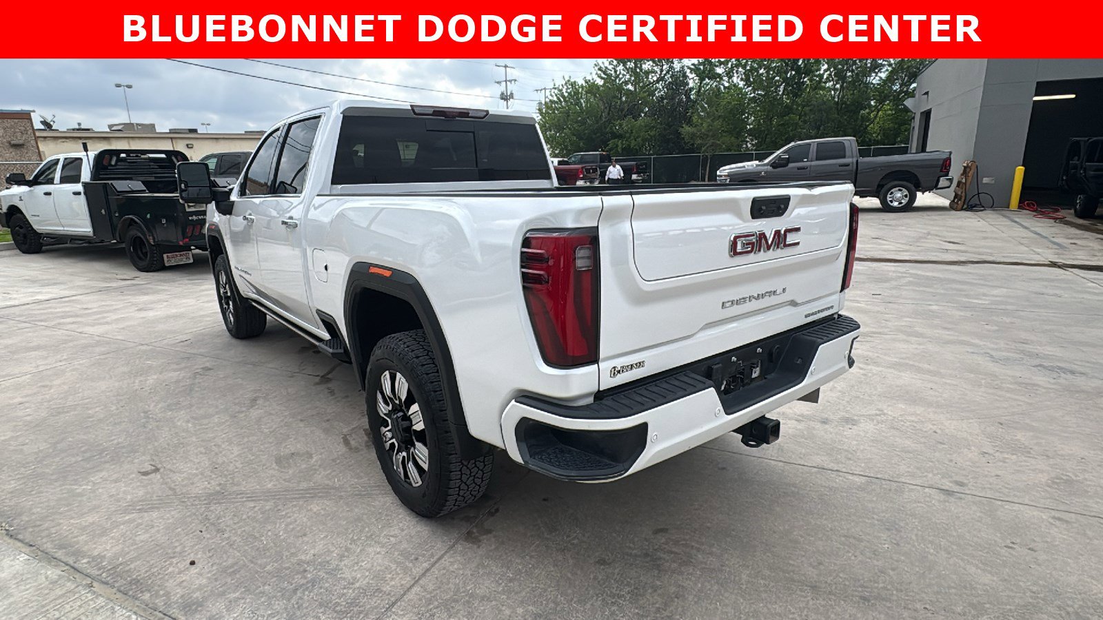 Used 2024 GMC Sierra 2500 Denali w/ Denali Reserve Package AWD/4WD image 7