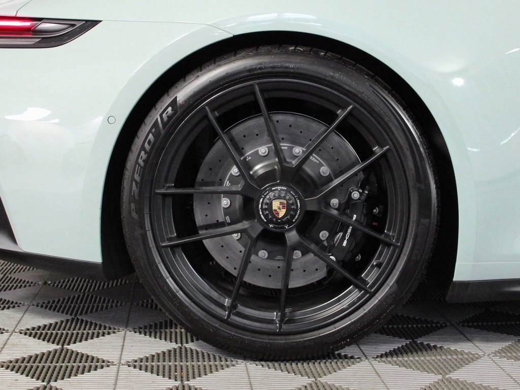 Used 2025 Porsche 911 Carrera 4 GTS image 40