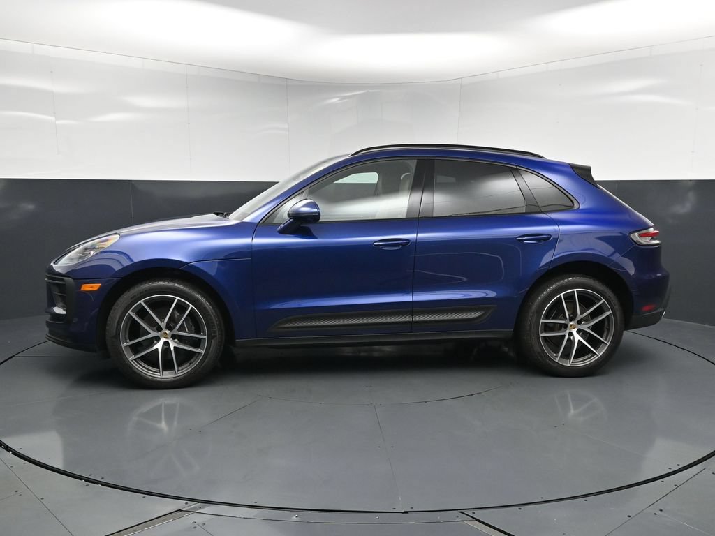 Used 2024 Porsche Macan AWD/4WD image 2