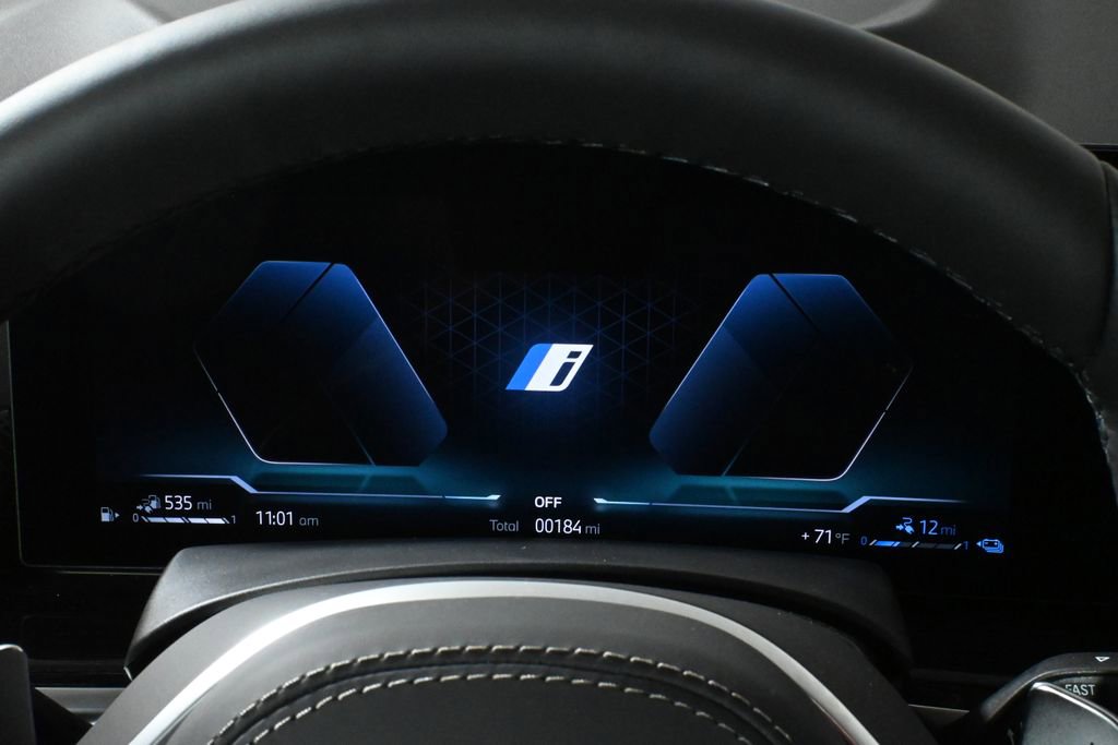 Used 2025 BMW X5 xDrive50e w/ M Sport Package image 21