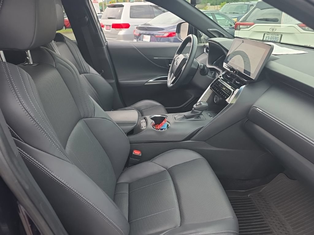 Used 2023 Toyota Venza Limited AWD/4WD image 10
