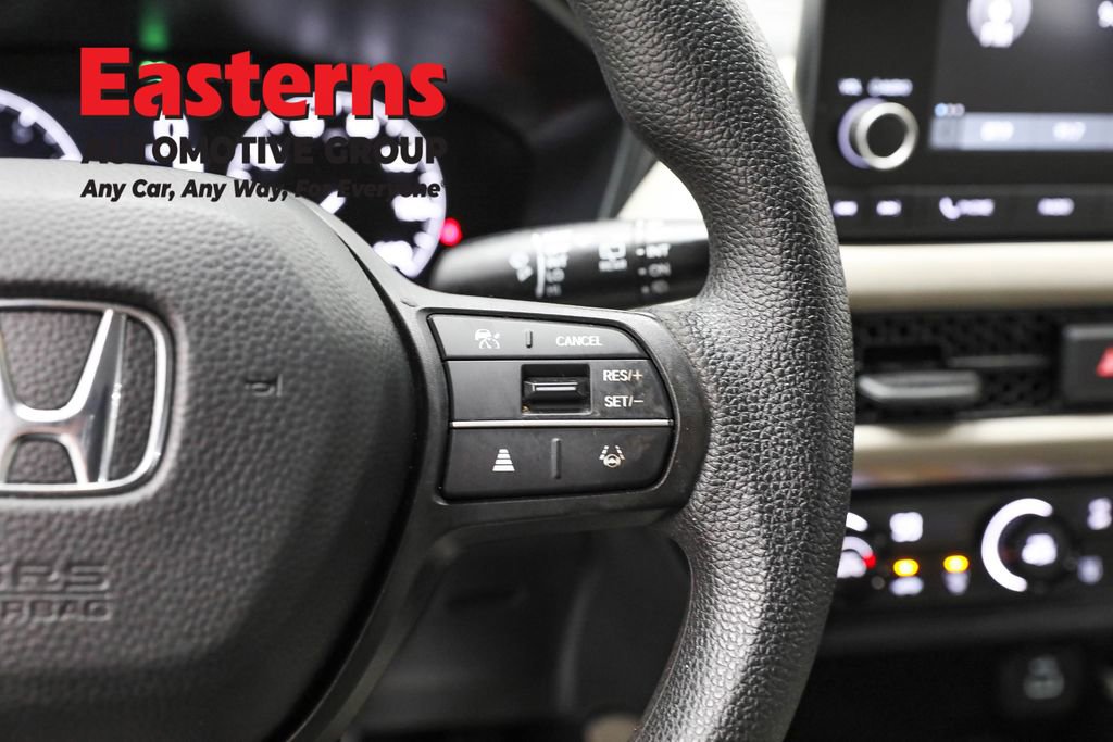 Used 2023 Honda HR-V LX image 16