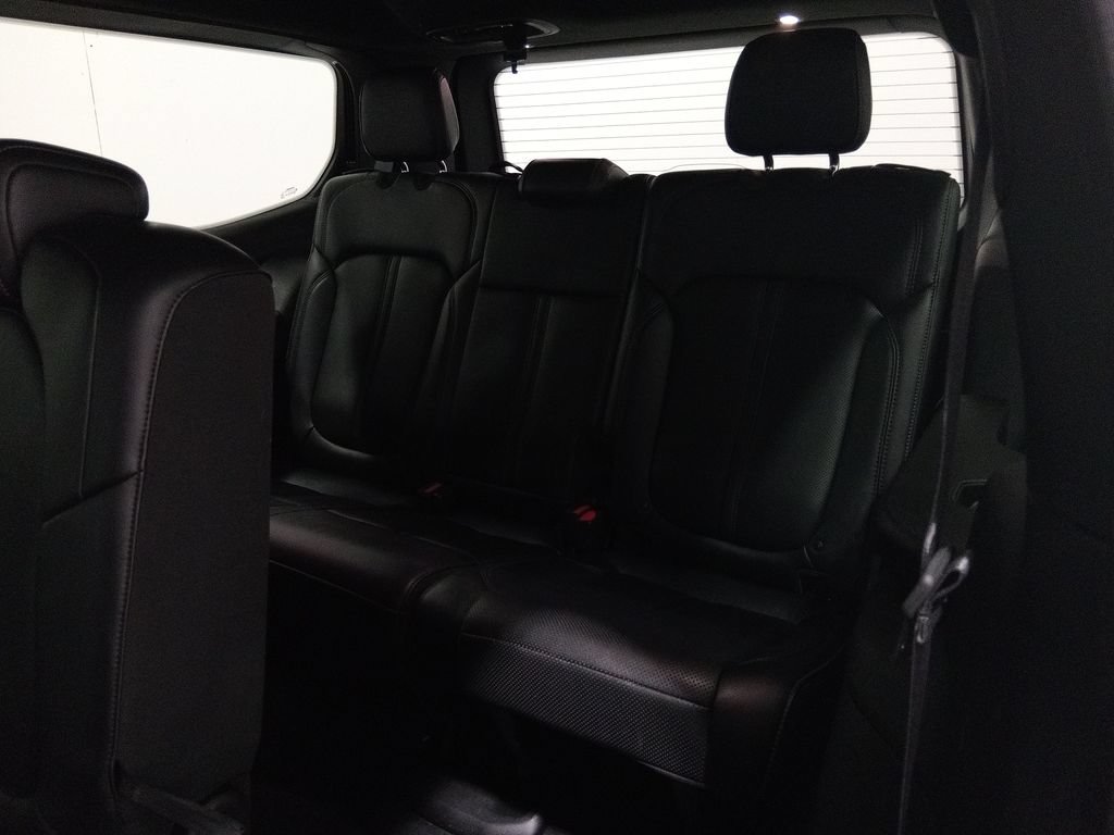 Used 2022 Jeep Wagoneer Series III AWD/4WD image 13