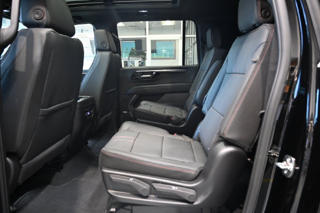 New 2026 Chevrolet Suburban RST w/ RST Capability Package AWD/4WD image 11