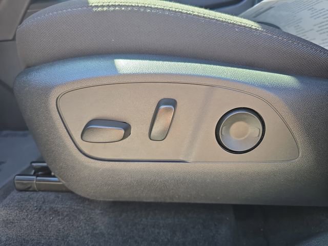 Certified 2025 GMC Acadia Elevation image 18