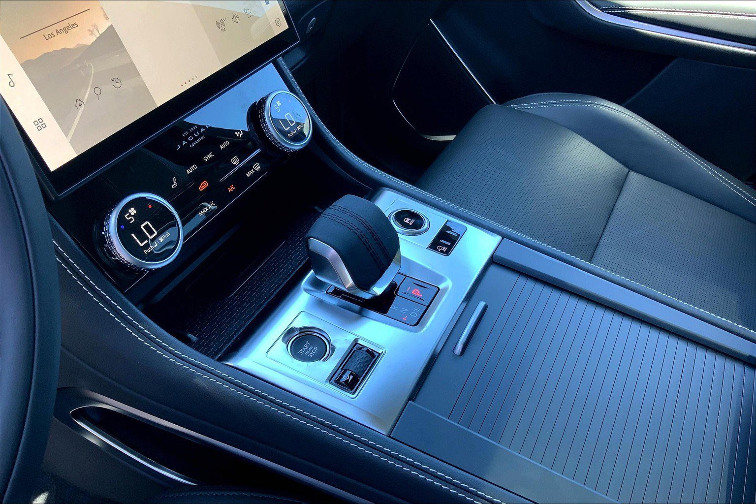 New 2026 Jaguar F-PACE R-Dynamic S image 7