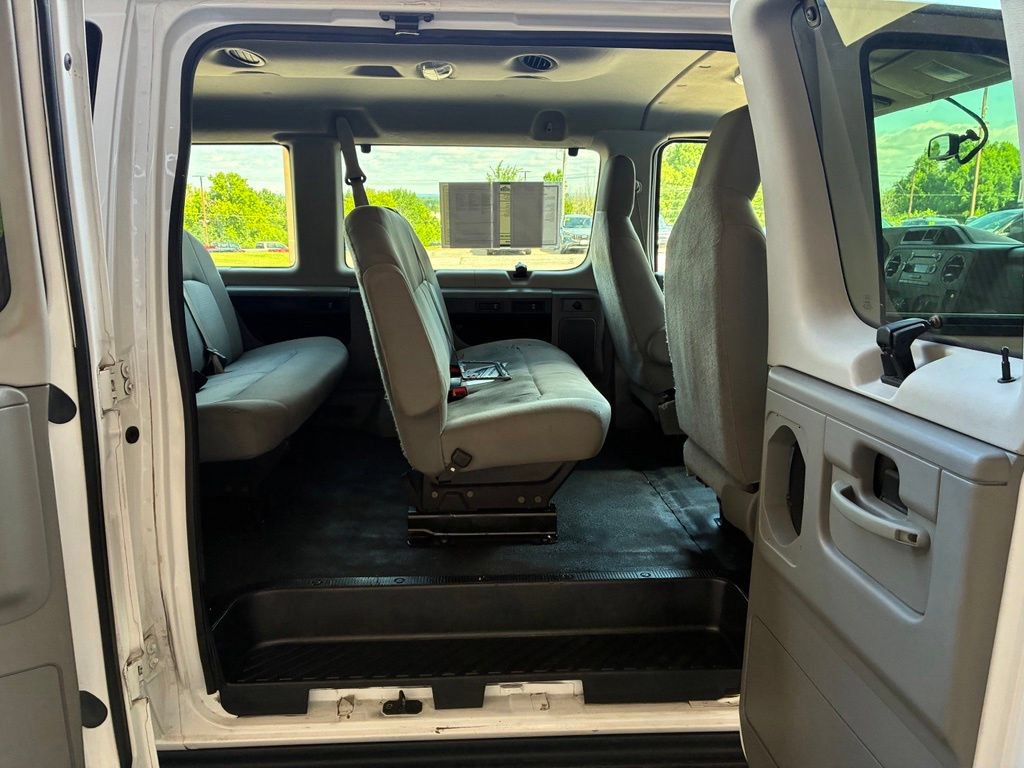 Used 2014 Ford E-350 and Econoline 350 XLT RWD image 41