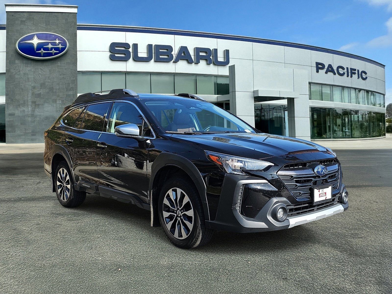 Used 2024 Subaru Outback Touring XT AWD/4WD image 1