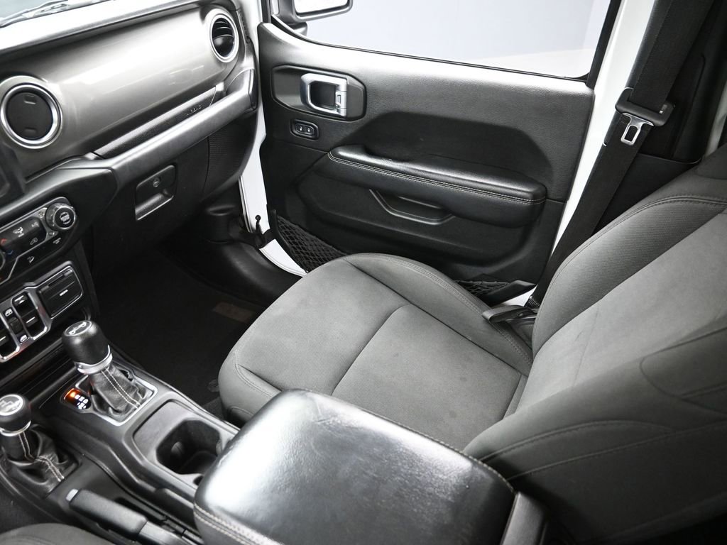 Used 2020 Jeep Wrangler Unlimited Sahara image 13