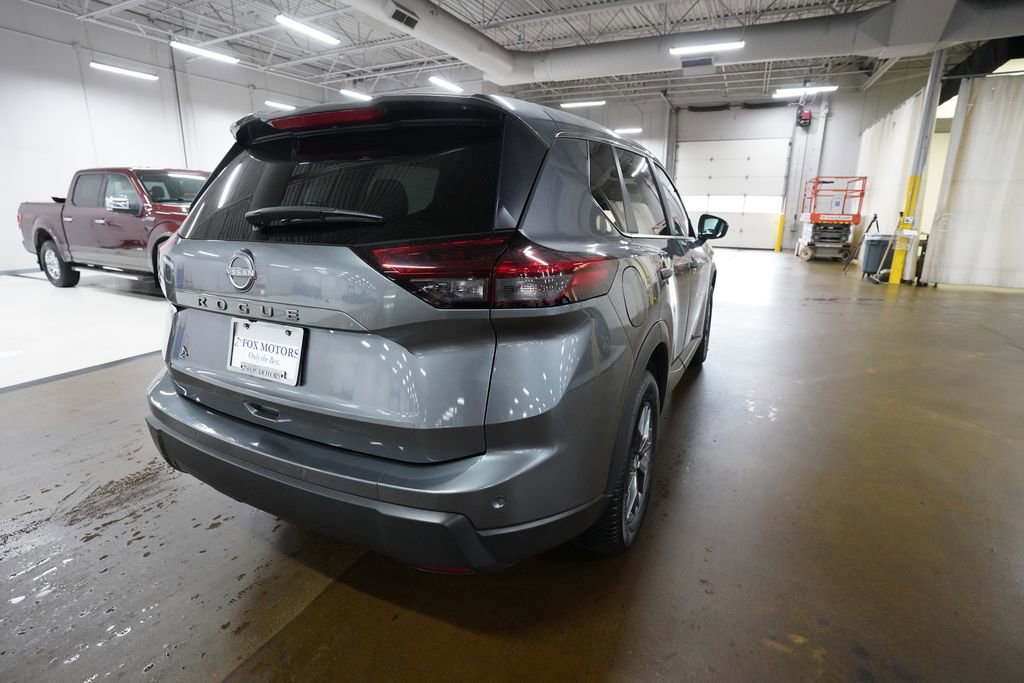 Used 2024 Nissan Rogue S image 13