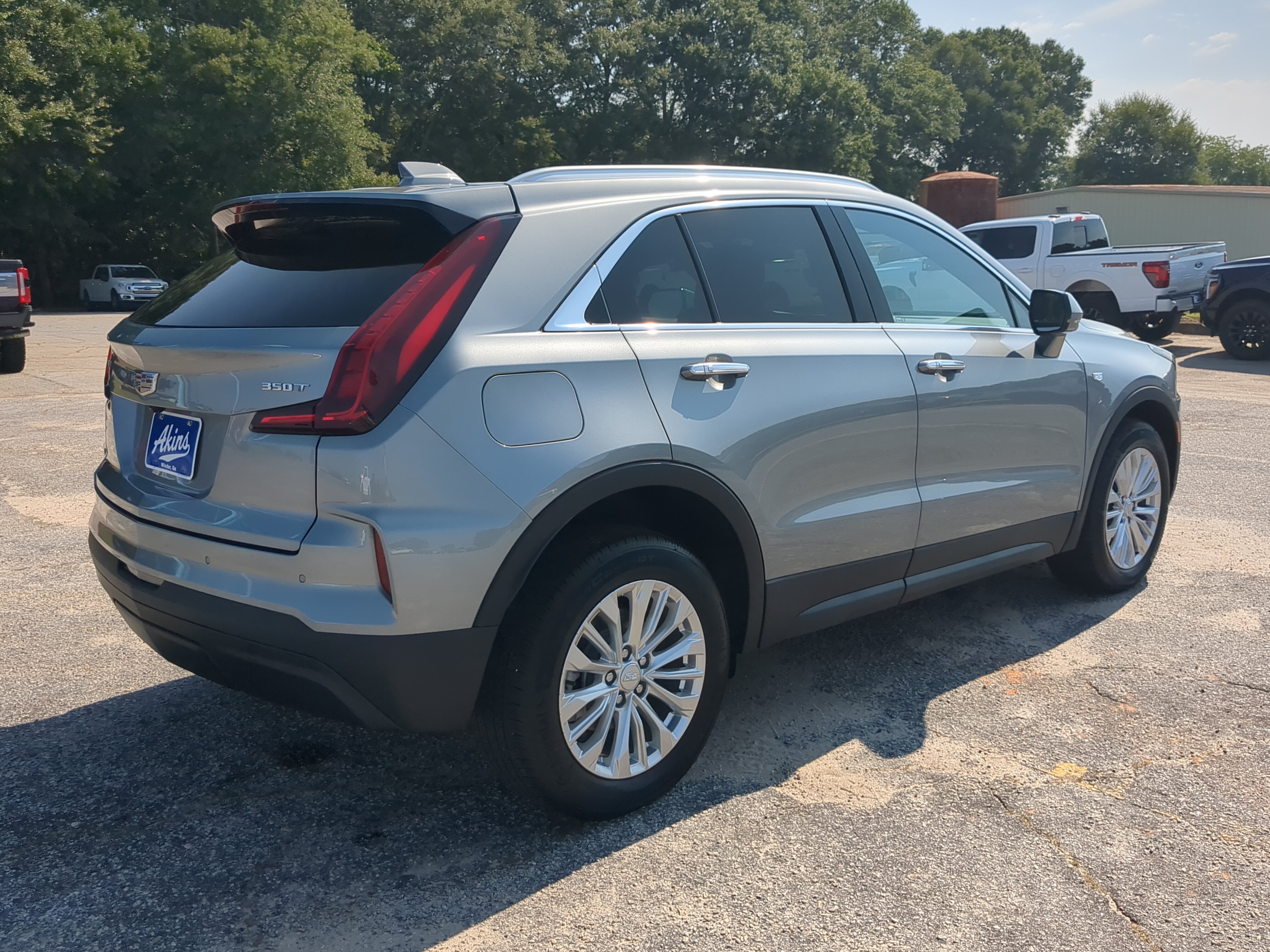 Used 2024 Cadillac XT4 Luxury FWD image 3