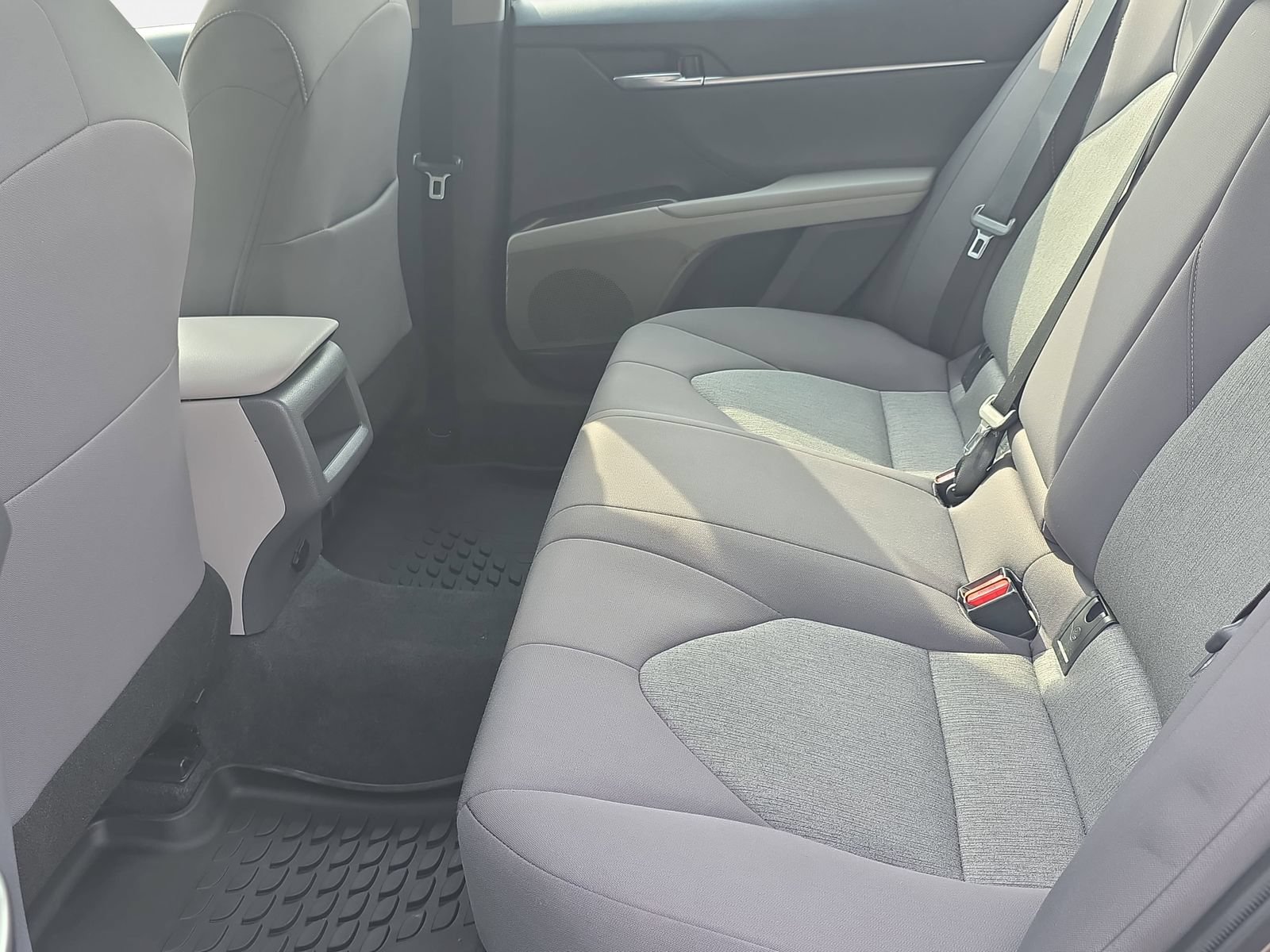 Used 2023 Toyota Camry LE FWD image 13