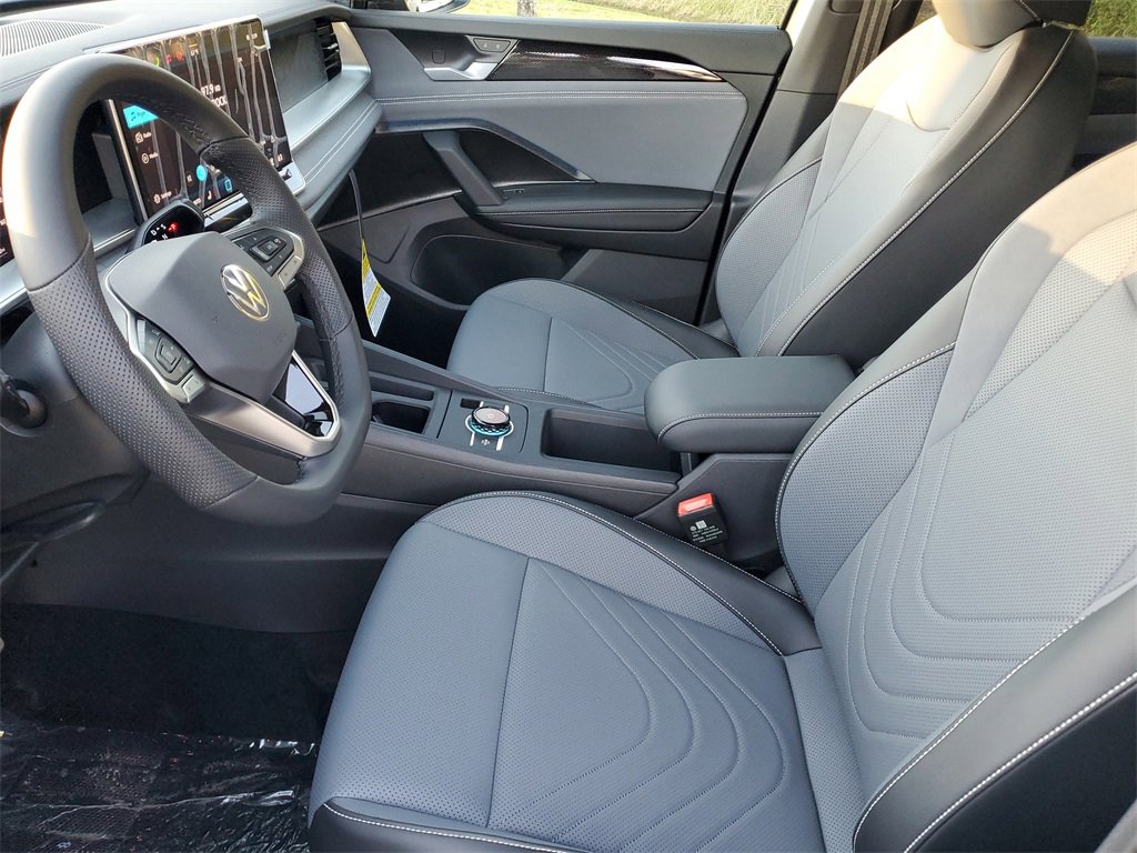 New 2026 Volkswagen Tiguan SE R-Line image 21