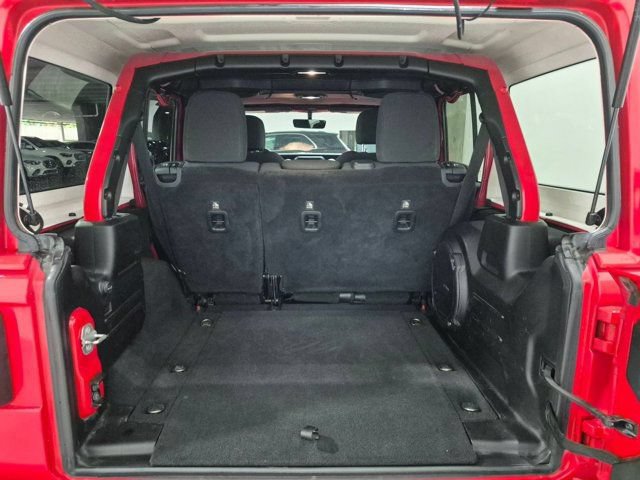 Used 2018 Jeep Wrangler Unlimited Sahara AWD/4WD image 22