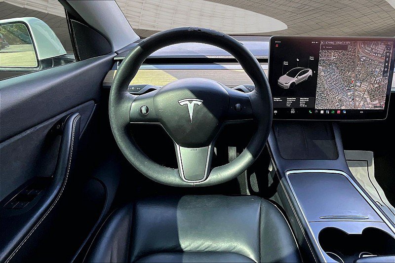 Used 2021 Tesla Model Y Long Range AWD/4WD image 4