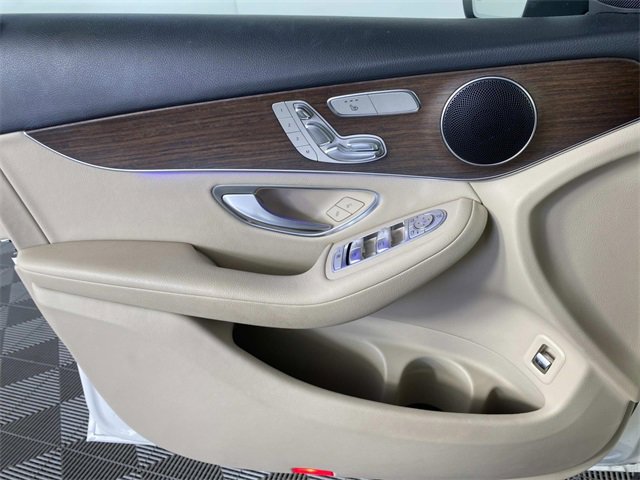 Used 2022 Mercedes-Benz GLC 300 4MATIC image 24