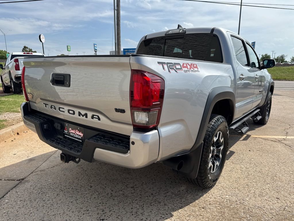 Used 2019 Toyota Tacoma TRD Off-Road w/ Technology Package AWD/4WD image 4