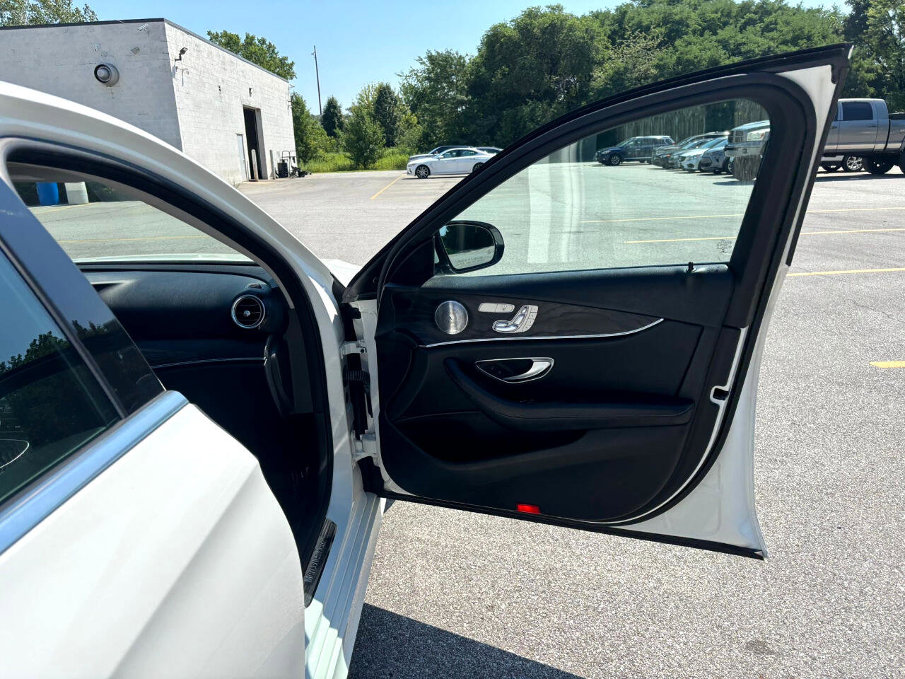 Used 2018 Mercedes-Benz E 300 w/ Premium 1 Package image 23