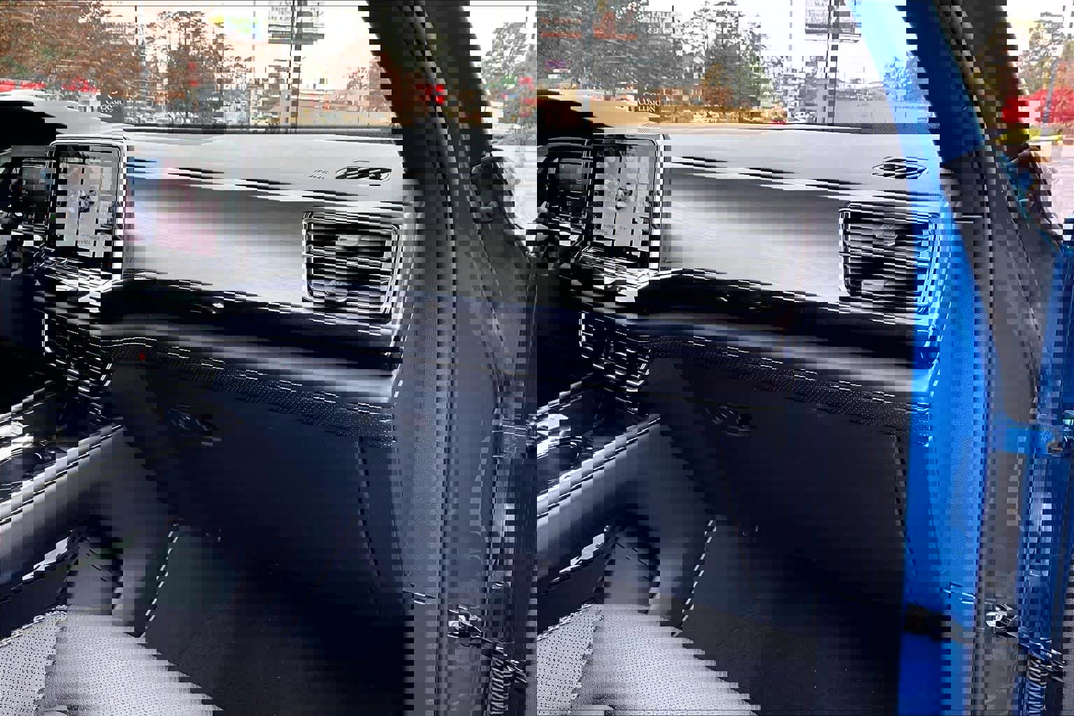 Used 2024 Volkswagen Atlas Cross Sport SE image 18