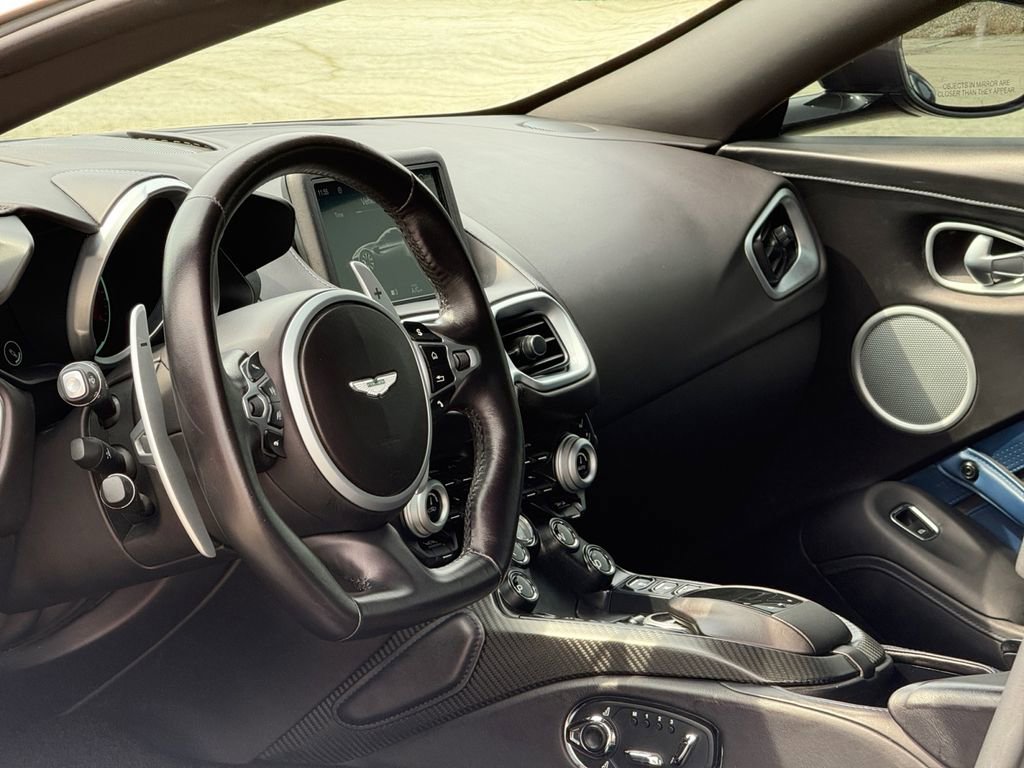 Used 2019 Aston Martin V8 Vantage Coupe image 27