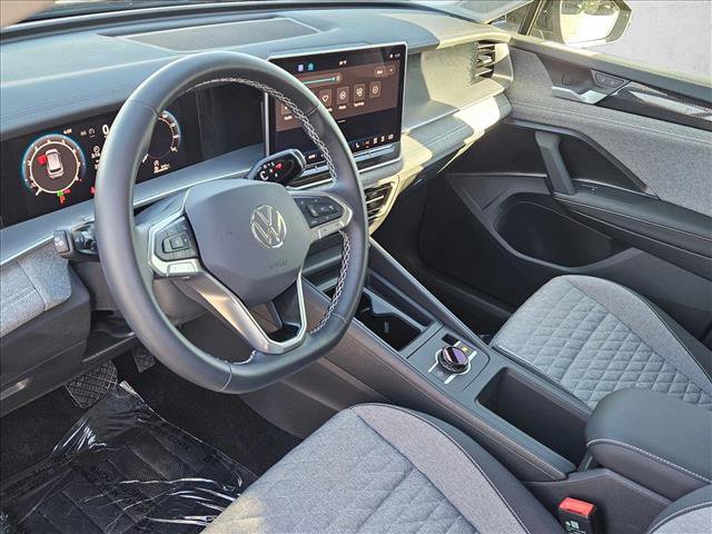 Used 2025 Volkswagen Tiguan S image 10