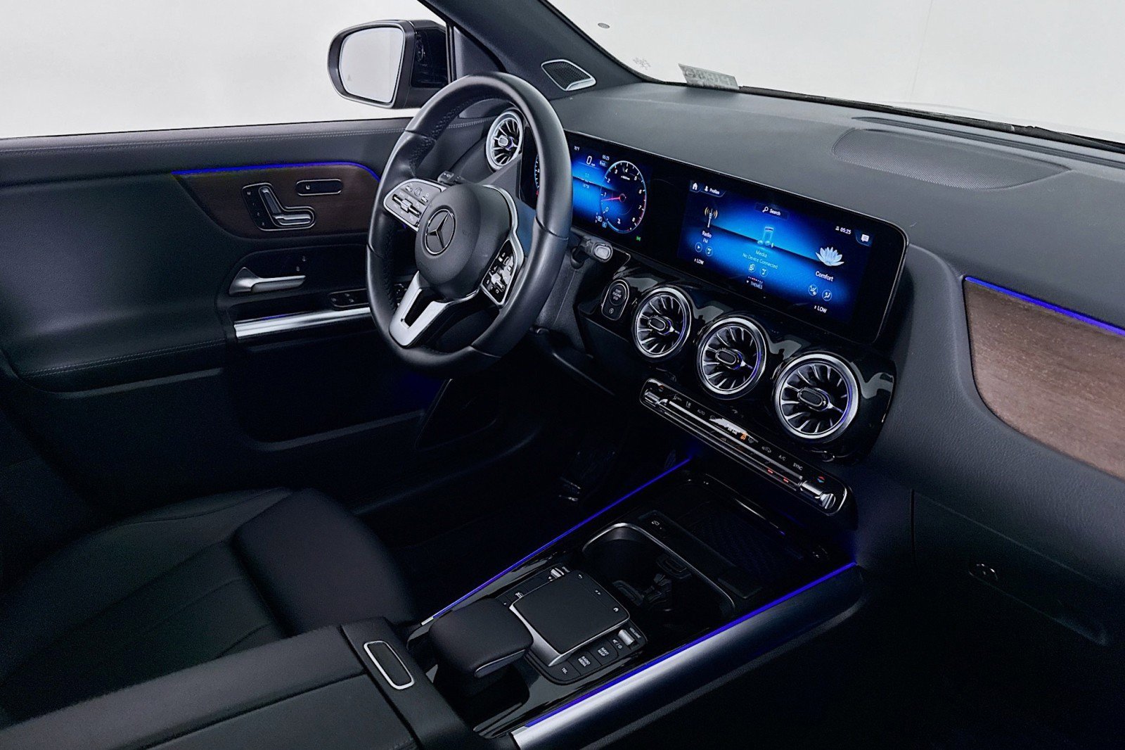 Certified 2022 Mercedes-Benz GLA 250 4MATIC w/ Premium Package image 16