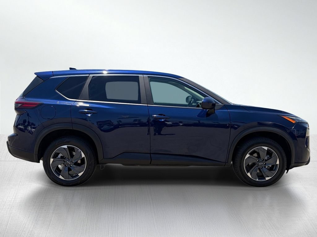 Used 2025 Nissan Rogue SV AWD/4WD image 10