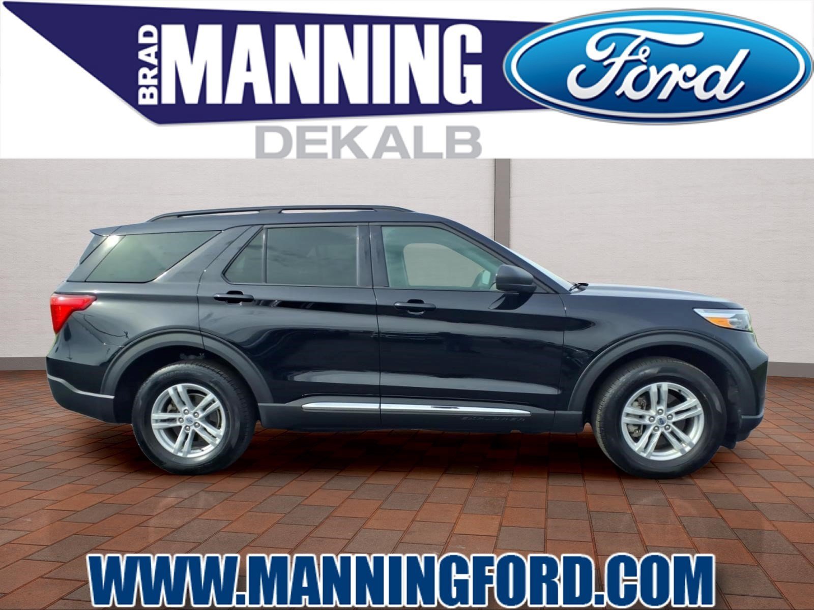 Used 2024 Ford Explorer XLT AWD/4WD image 1