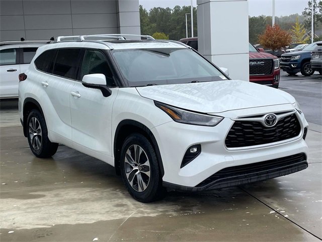 Used 2022 Toyota Highlander XLE image 4