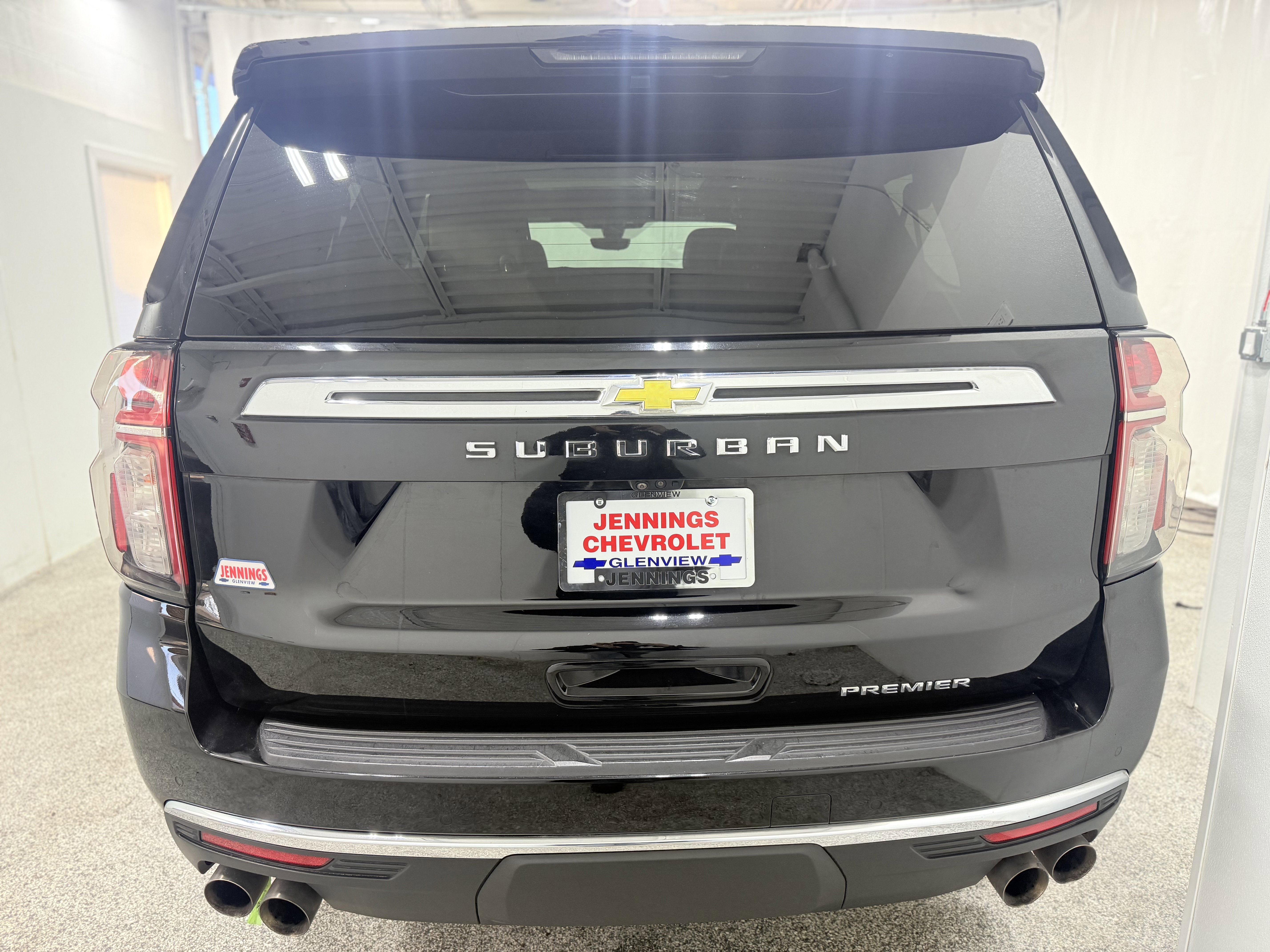 Used 2021 Chevrolet Suburban Premier w/ Premium Package image 7